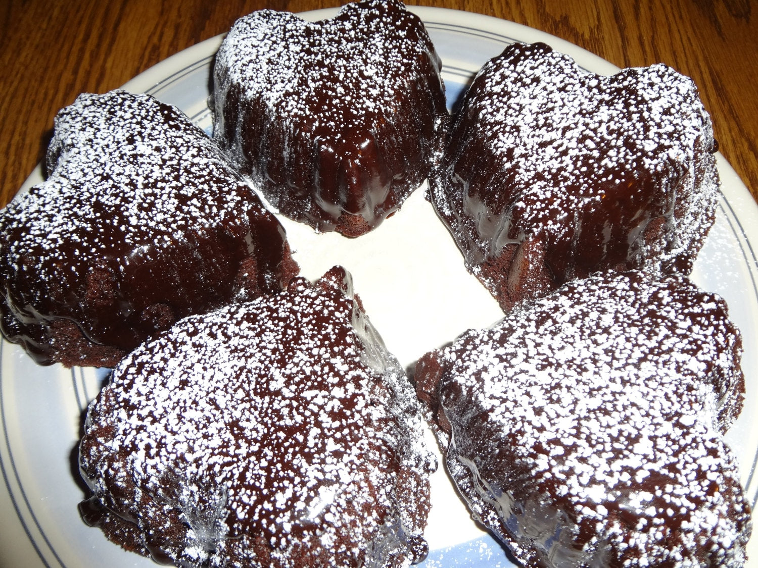 Rich Homemade Chocolate Heart Cakelets With Ganache Icing (12 Cakelets)